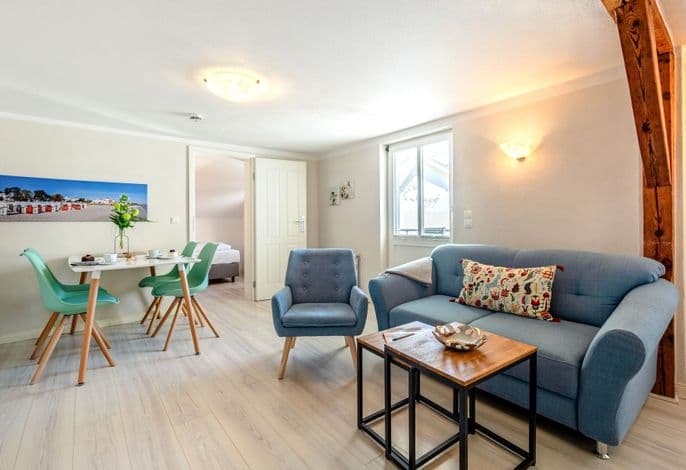 Villa Iduna / Ferienwohnung No. 12a - 2. OG mit Balkon nach Osten - Villa Iduna / Ferienwohnung No. 12a - 2. OG mit Balkon nach Osten