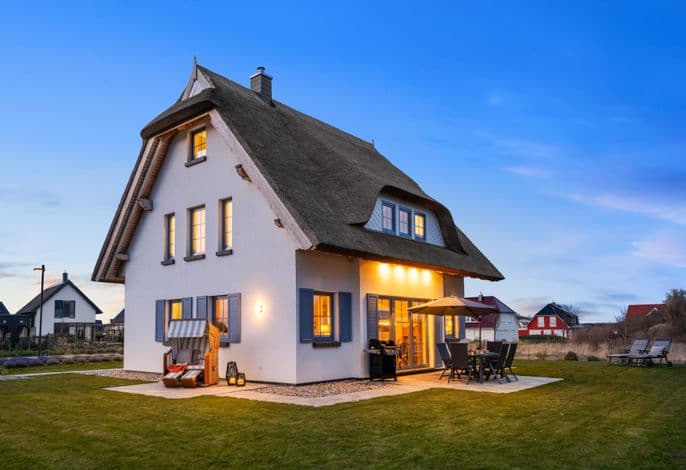 Rügenzauber – Reetdachhaus mit Sauna u. Kamin | Strandnähe | Garten - Rügenzauber – Reetdachhaus mit Sauna u. Kamin | Strandnähe | Garten