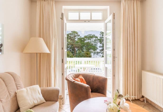 Fewo 8 Aparthotel Binz direkt an der Strandpromenade mit Meerblick und Balkon - Fewo 8 Aparthotel Binz direkt an der Strandpromenade mit Meerblick und Balkon