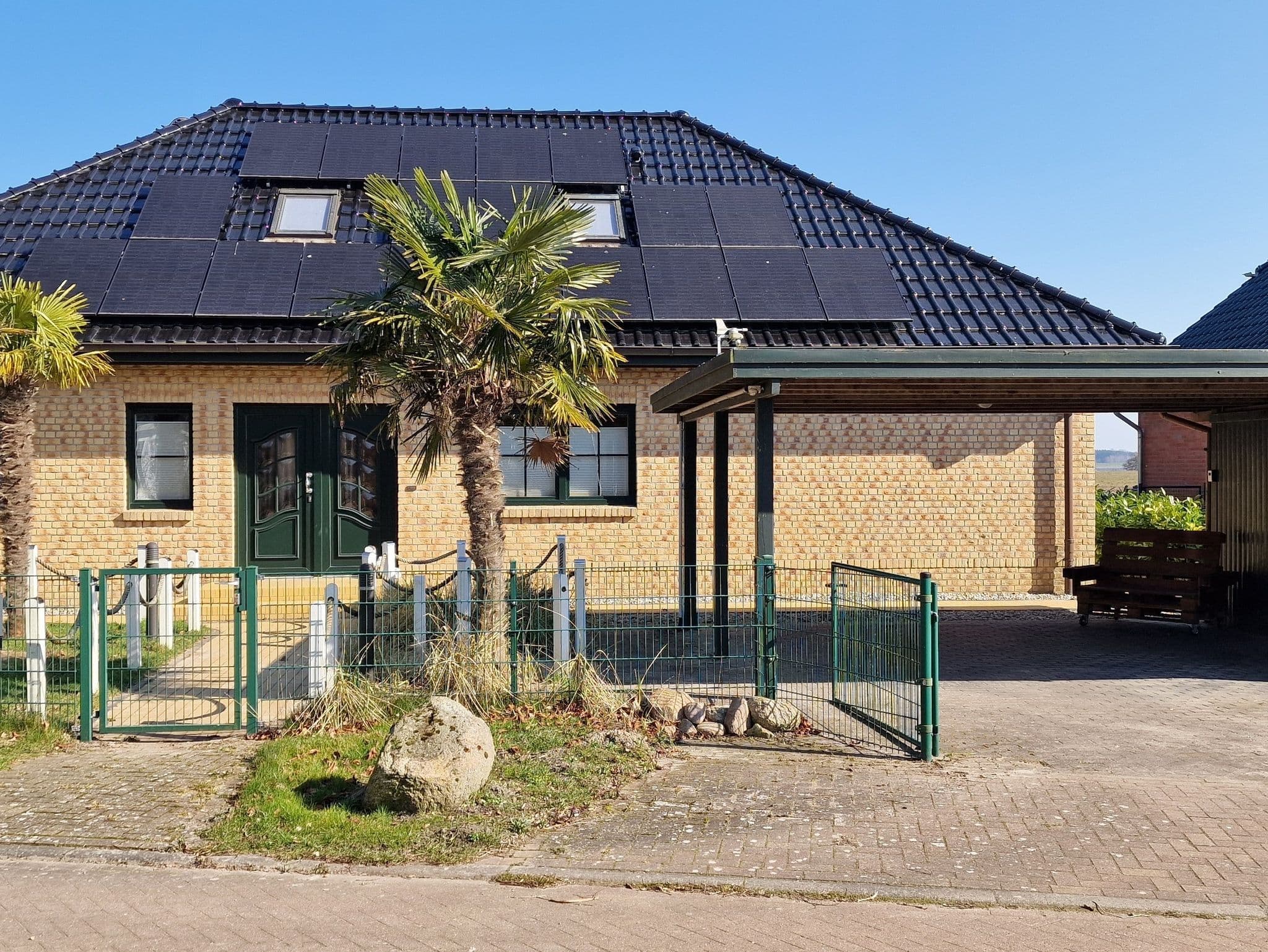 Großes Ferienhaus in traumhafter Lage mit Seeblick. Erholung garantiert.