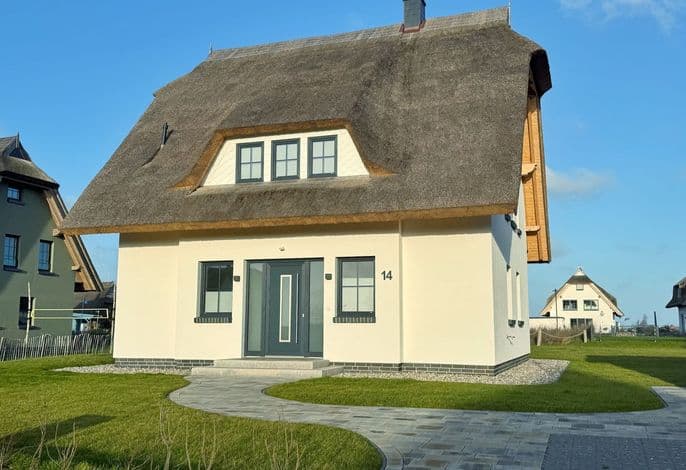 Reethaus "MeerZeit" mit Kamin, Sauna und 3 Schlafzimmern - Ferienhaus Meerzeit mit Sauna und Kamin in Dranske detail 1