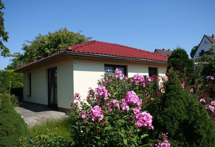 Ferienhaus mit Terrasse und Garten detail 1