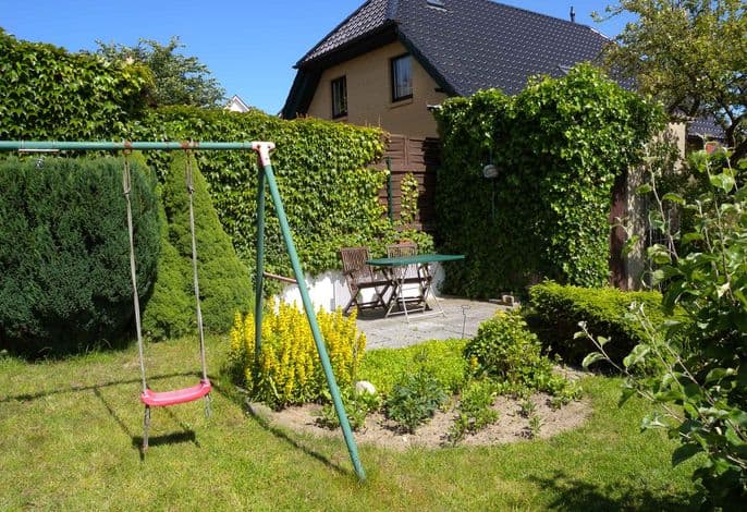 Ferienhaus mit Terrasse und Garten detail 3