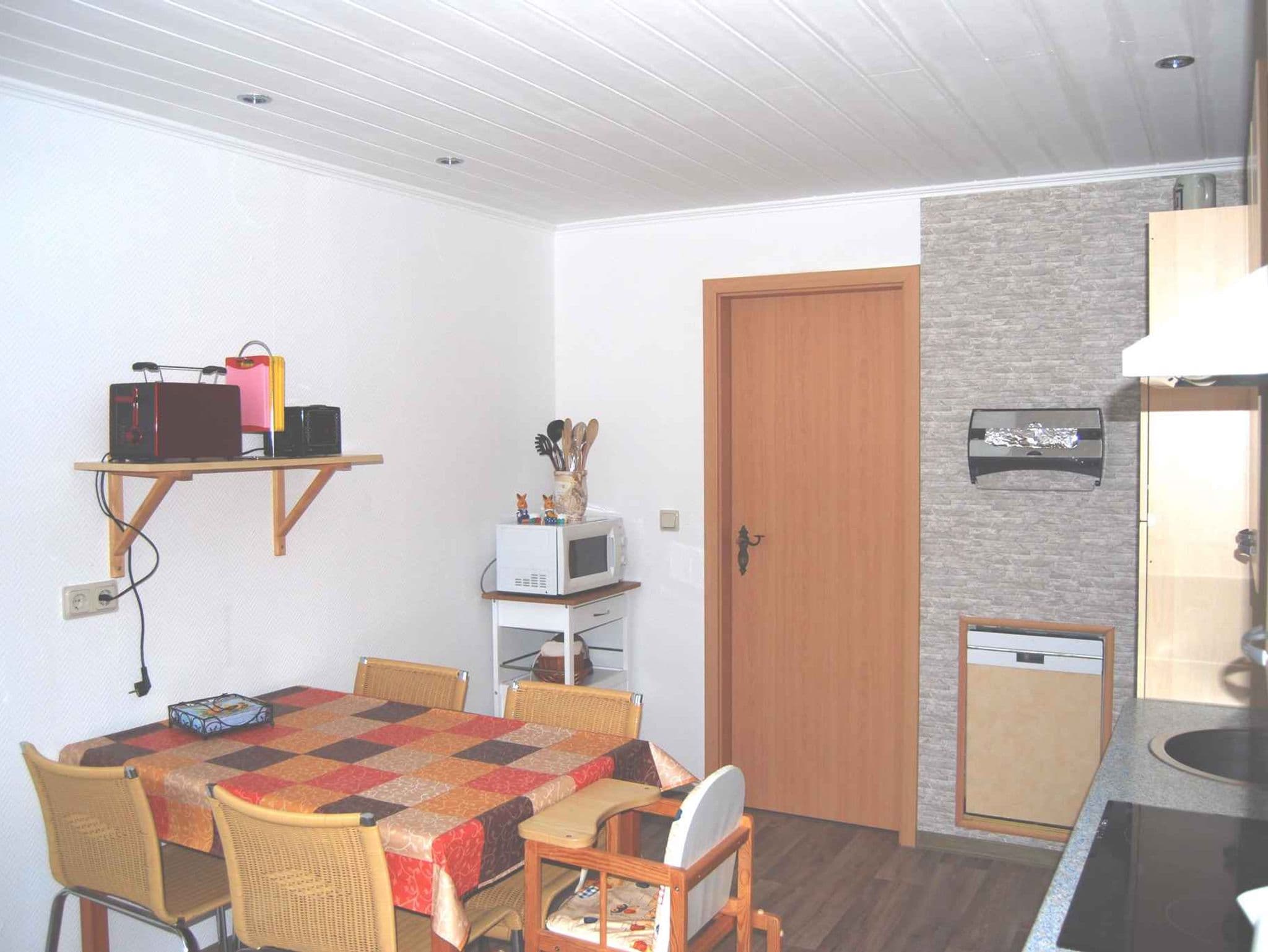 Ferienhaus mit Grillterrasse und Spielplatz detail 2