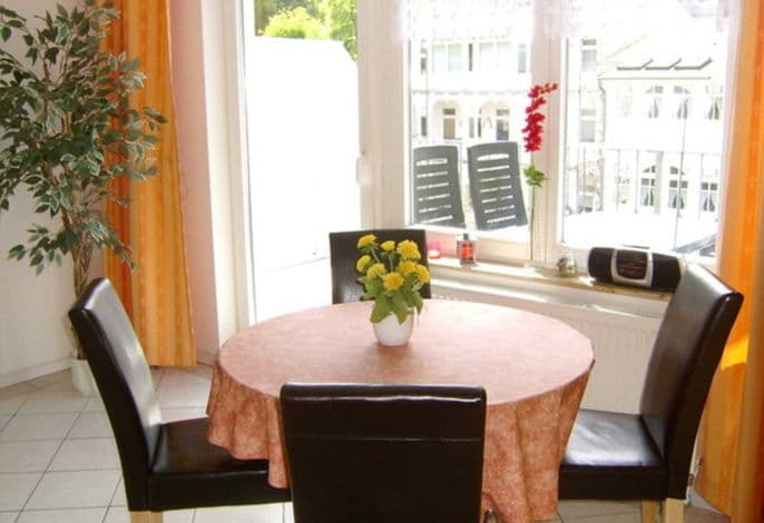 Wohnung 3 - Villa Rügen - 300 m zum Strand detail 1