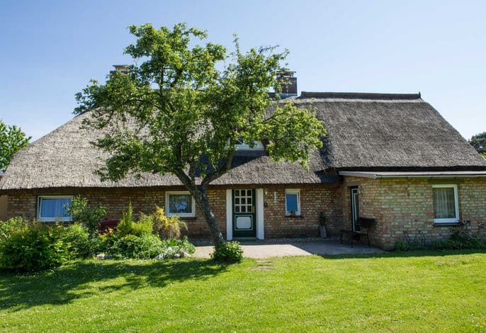 Ferienhaus Augustin mit Reetdach - Ferienhaus Augustin mit Reetdach im Ostseebad Baabe