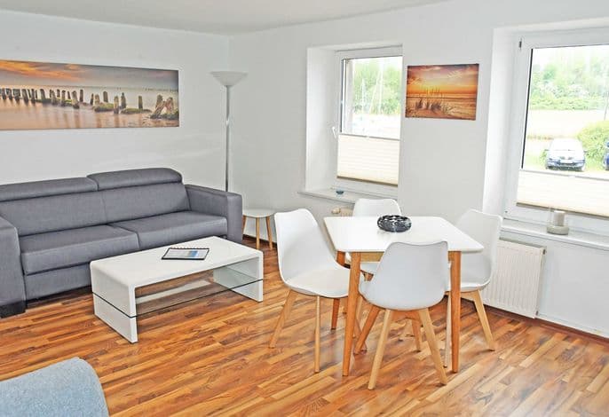 02 Ferienwohnung m. Seeblick u. Terrasse am Hafen in Seedorf