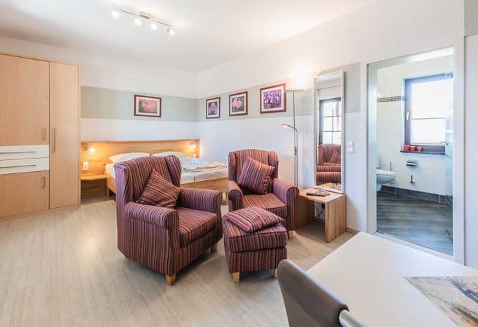 02 Ferienwohnung am Deich mit Terrasse