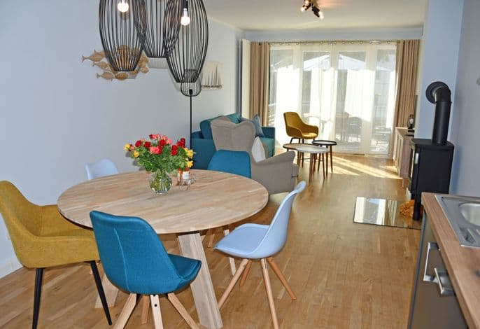64 Haus Carl - Ferienwohnung mit Kamin und Terrasse - Haus Carl - Ferienwohnungen mit Kamin im Ostseebad Sellin detail 1