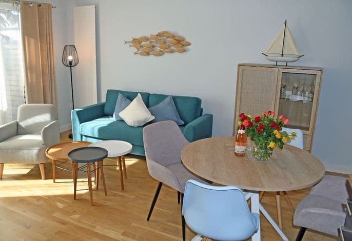 61 Haus Carl - Ferienwohnung mit Kamin und Terrasse - Haus Carl - Ferienwohnungen mit Kamin im Ostseebad Sellin detail 4