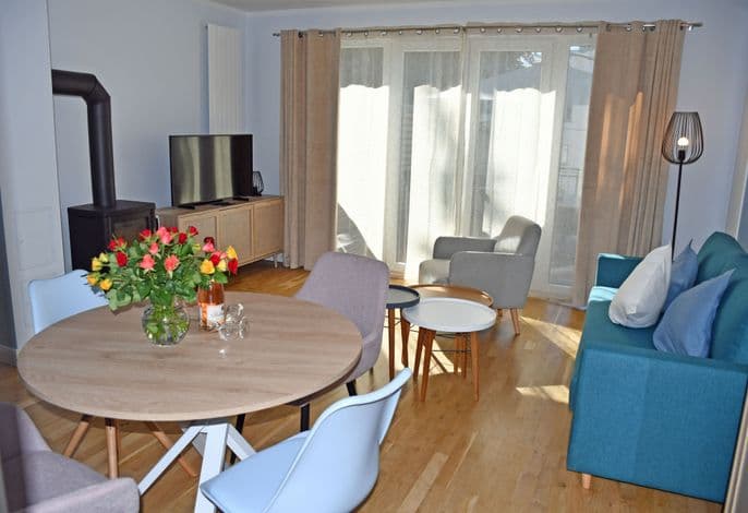 63 Haus Carl - Ferienwohnung mit Kamin und Terrasse - Haus Carl - Ferienwohnungen mit Kamin im Ostseebad Sellin detail 1