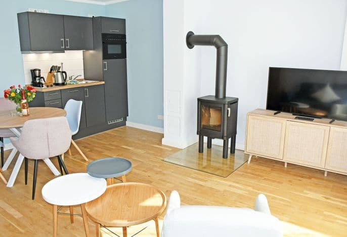 63 Haus Carl - Ferienwohnung mit Kamin und Terrasse - Haus Carl - Ferienwohnungen mit Kamin im Ostseebad Sellin detail 4