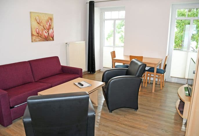 03 schöne 2-Raum-Fewo mit Seeblick, Strandlage mit Terrasse