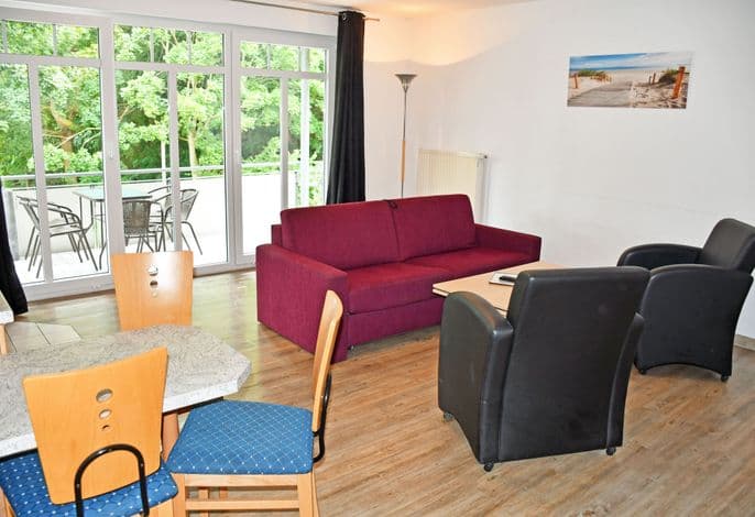 12 schöne 2-Raum-Fewo tlw. Seeblick, Strandlage mit Balkon - Appartementhaus am Strand m. Balkon Göhren (OR 10-18) detail 3