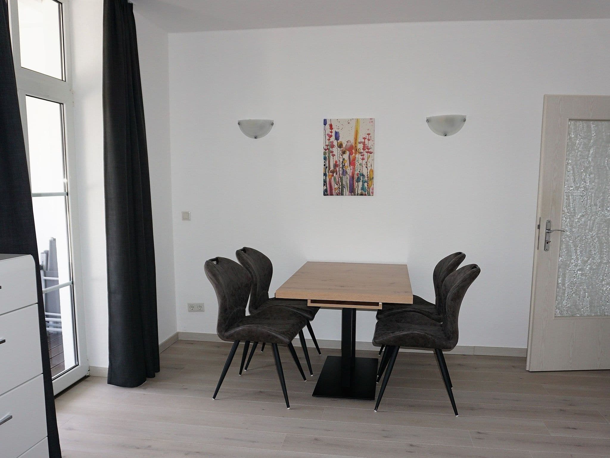 FeWo Nr.7  > 3-Zimmer-Ferienwohnung - Villa Azur - Meerblick - Sassnitz auf Rügen detail 2