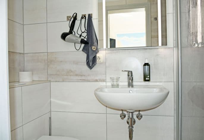 01 schönes Doppelzimmer mit Frühstück detail 3