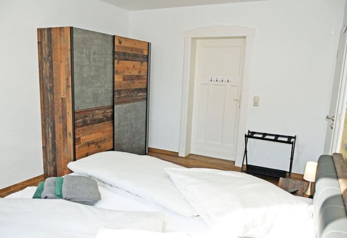 02 schönes Doppelzimmer mit Frühstück detail 2