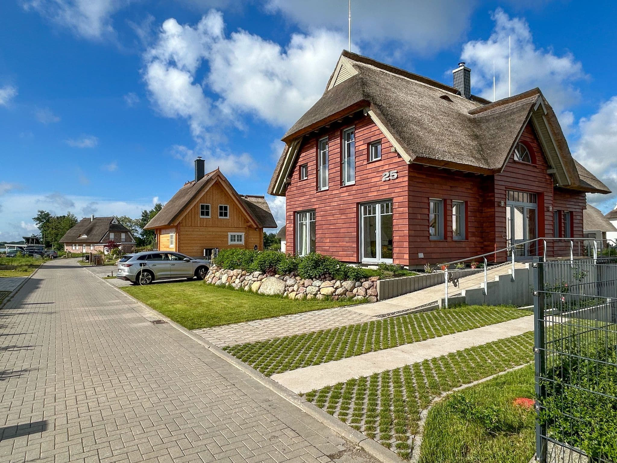 Exklusives Luxus-Ferienhaus mit Whirlpool auf Rügen detail 3