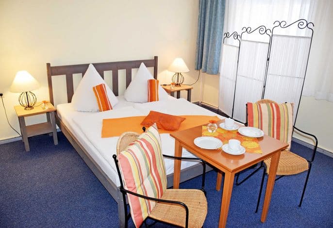 Budgetzimmer mit Dusche/WC auf dem Flur 12