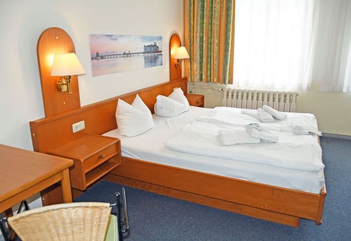 Budgetzimmer mit Dusche/WC auf dem Flur 16