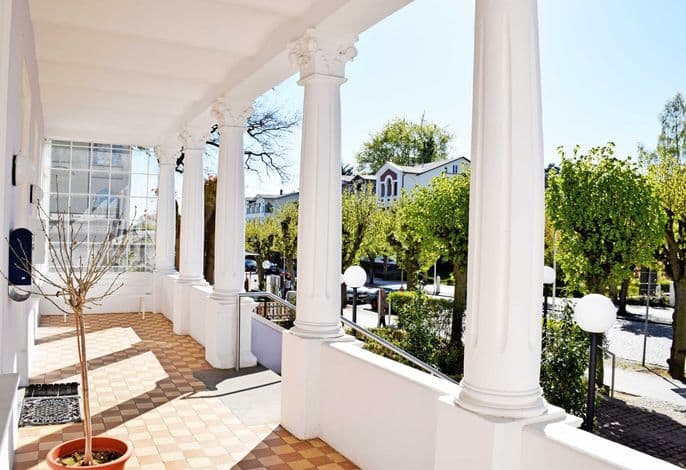 Appartementhaus Sellin in Stil der Bäderarchitektur detail 4