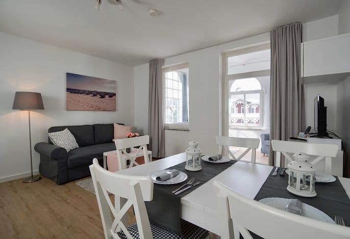 18 Ferienappartement Jasmund mit Balkon (H)