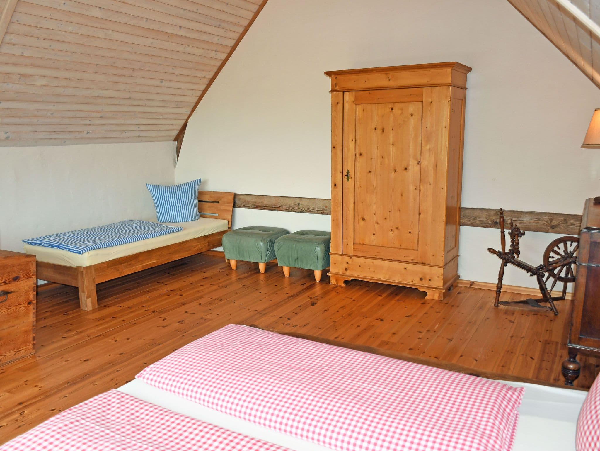 Ferienwohnung Alte Scheune mit mit Gartenterrasse - Ferienwohnungen im Süden von Rügen mit Sauna detail 2