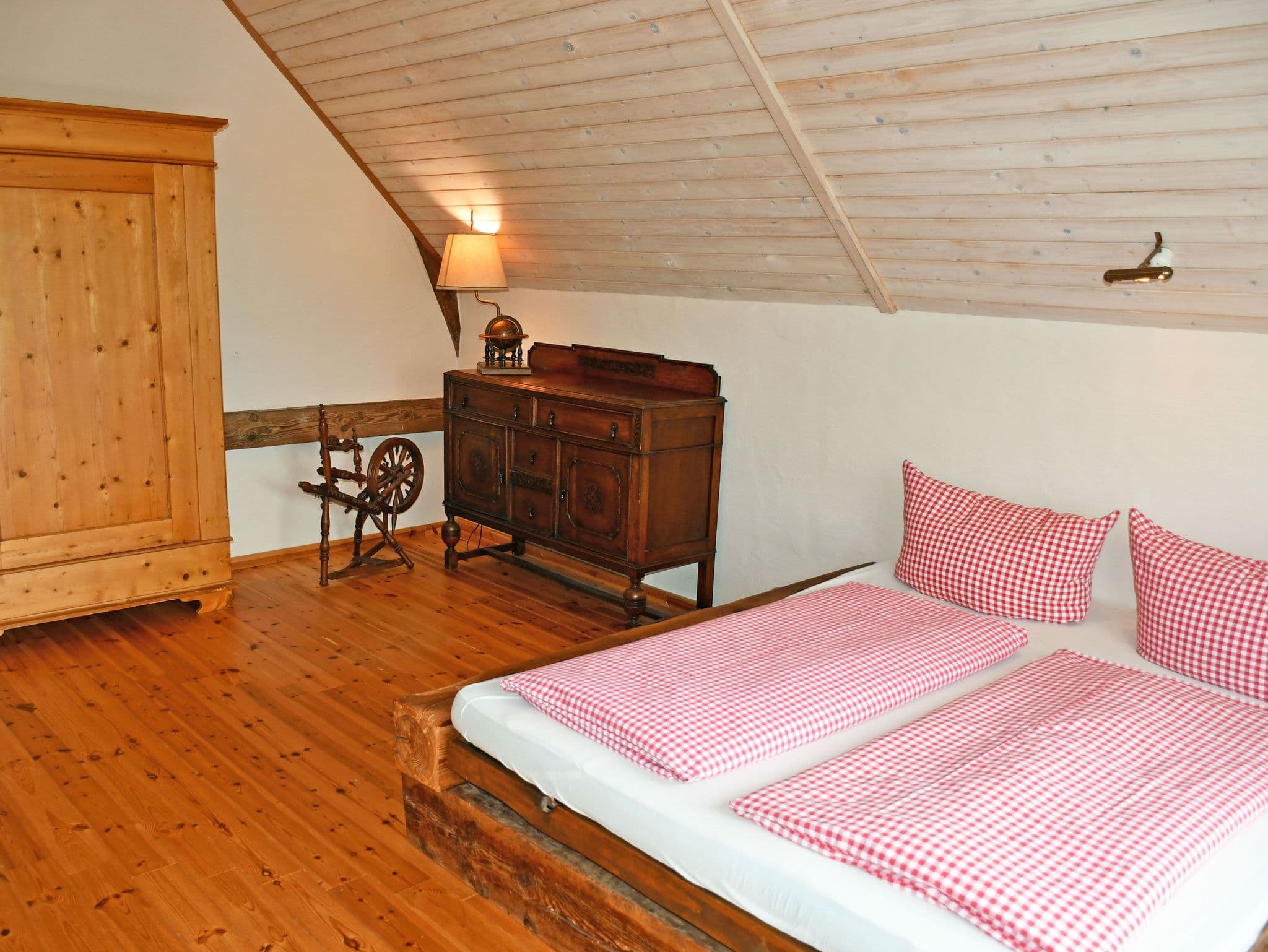 Ferienwohnung Alte Scheune mit mit Gartenterrasse - Ferienwohnungen im Süden von Rügen mit Sauna detail 1