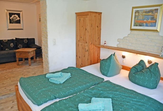 03 Doppelzimmer mit Aufbettung - Pension im Seebad Breege detail 1
