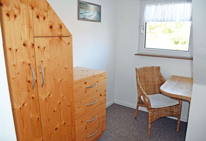05 Doppelzimmer mit Aufbettung - Pension im Seebad Breege detail 3