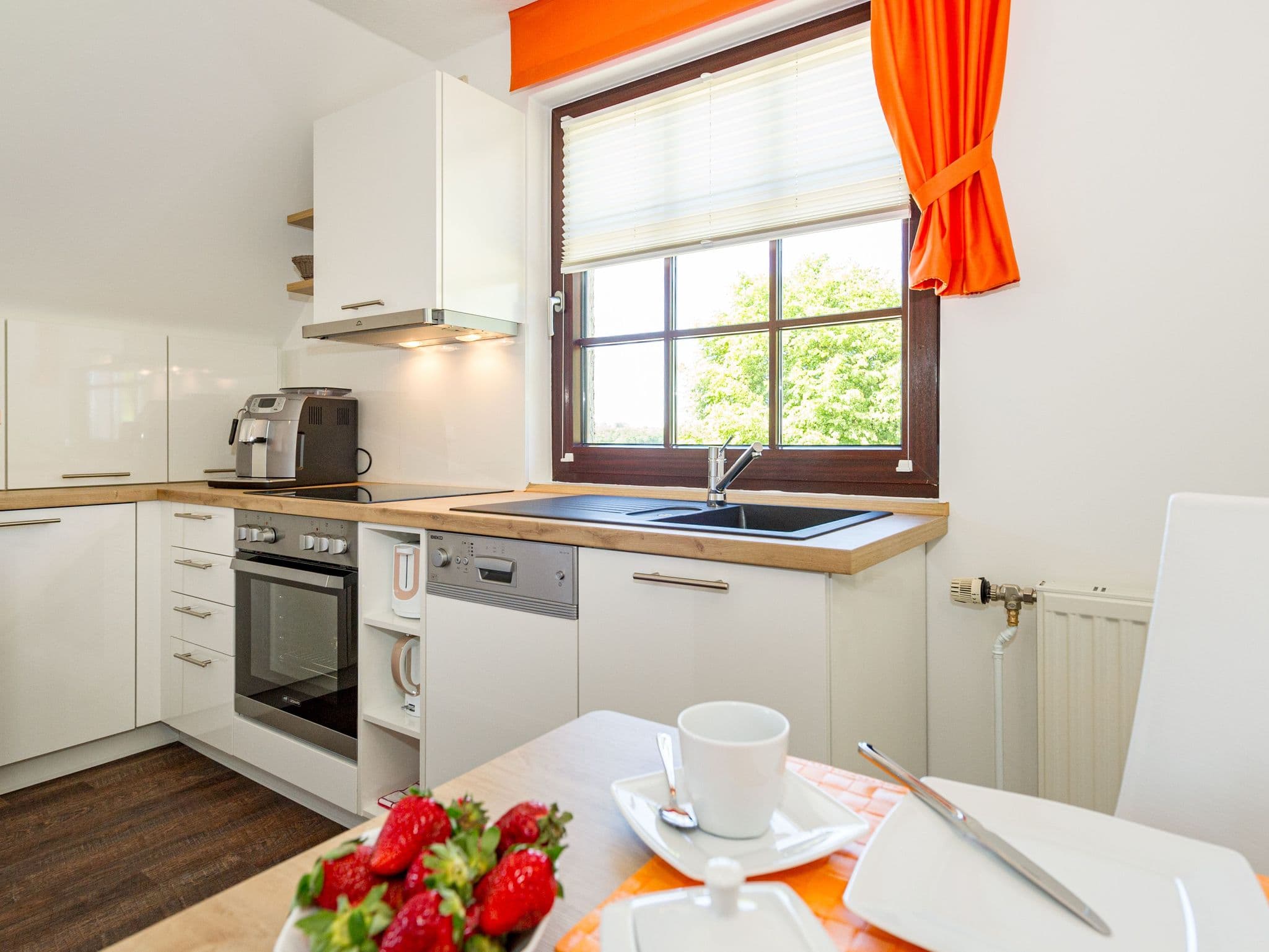 Appartement Lee mit Seeblick und Balkon (R) - Selliner Ferienwohnungen mit Seeblick detail 2
