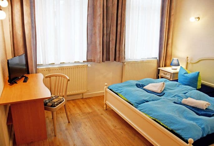 03 Mehrbettzimmer (2-Raum) - Villa im Ostseebad Baabe detail 1