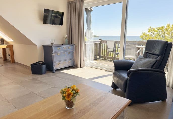 Ferienwohnung 04 mit Südbalkon und Meerblick