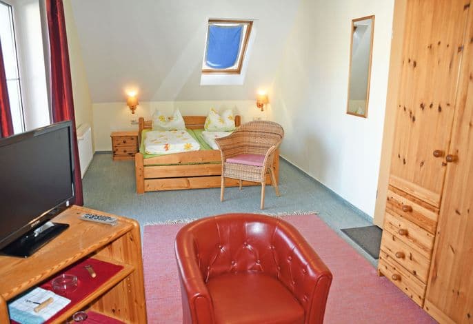 08 Doppelzimmer mit Balkon