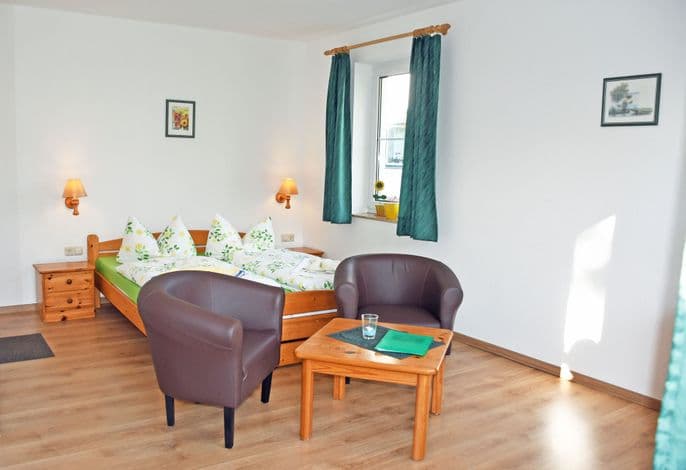 03 Doppelzimmer mit Terrasse