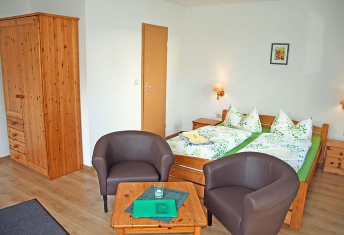 01 Doppelzimmer mit Terrasse detail 4