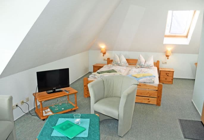 11 Doppelzimmer im OG