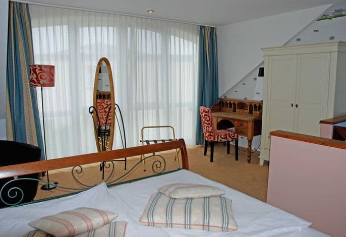 Suite 15 mit Terrasse - DEB 014 maritimes Hotel mit Erlebnisgastronomie detail 1