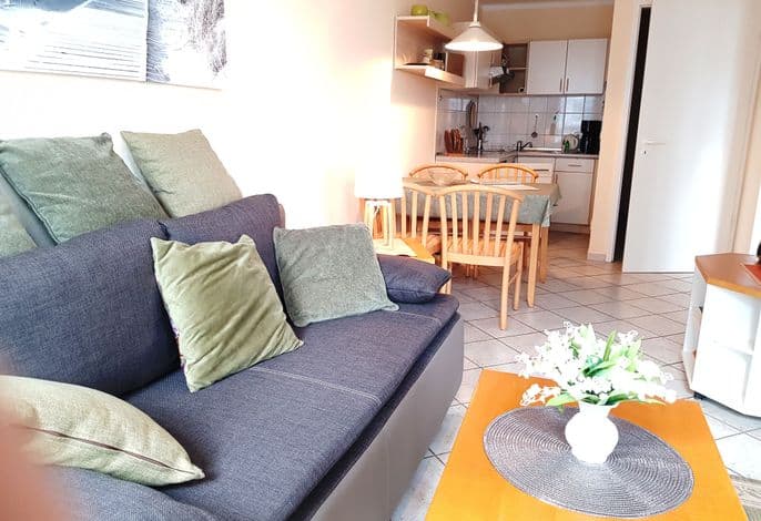 Ferienwohnung Morgensonne im 1.OG mit Balkon - 2 Raum Wohnung 421