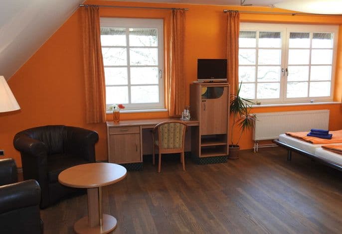 02 Doppelzimmer Kat. II - Clubhouse Golf-Centrum Schloss Karnitz detail 4