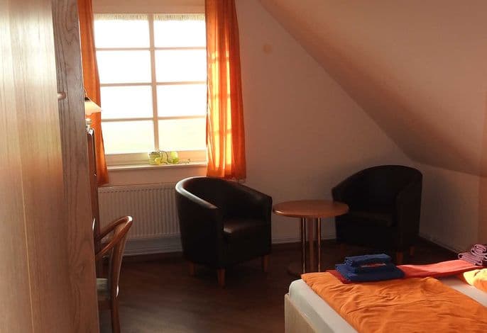 01 Doppelzimmer Kat. I - Clubhouse Golf-Centrum Schloss Karnitz detail 1