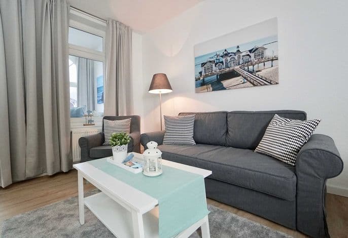 07 Ferienappartement Ummanz mit Balkon detail 1