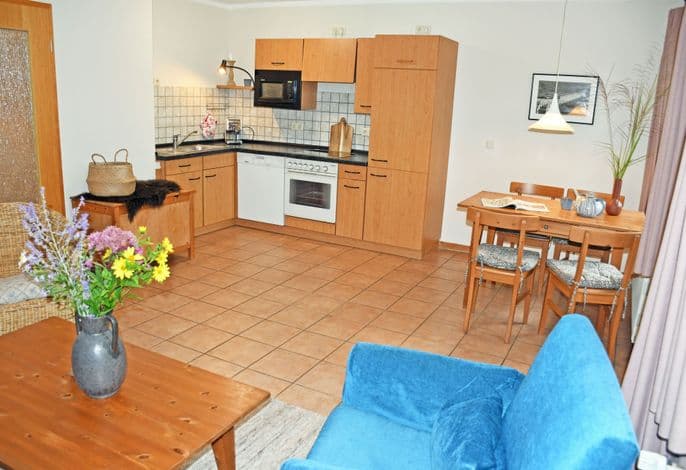 03 Ferienwohnung mit Gartenterrasse - Ferienwohnungen im Fischerdorf und unterm Reetdach detail 1