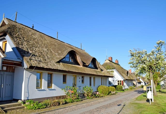 Ferienwohnungen im Fischerdorf und unterm Reetdach detail 1