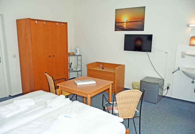 Budgetzimmer mit Dusche/WC auf dem Flur  22 - Wilhelms Hostel im Ostseebad Sellin detail 3