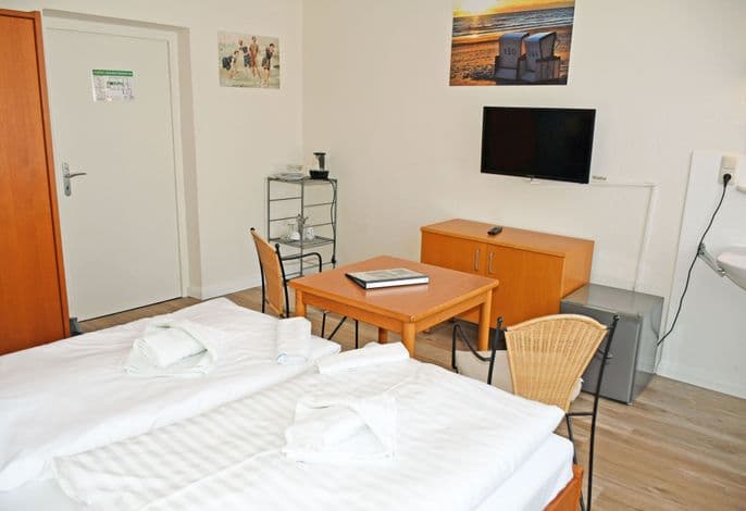 Budgetzimmer mit Dusche/WC auf dem Flur  27 - Wilhelms Hostel im Ostseebad Sellin detail 2