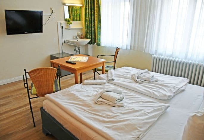 Budgetzimmer mit Dusche/WC auf dem Flur  28 - Wilhelms Hostel im Ostseebad Sellin detail 3