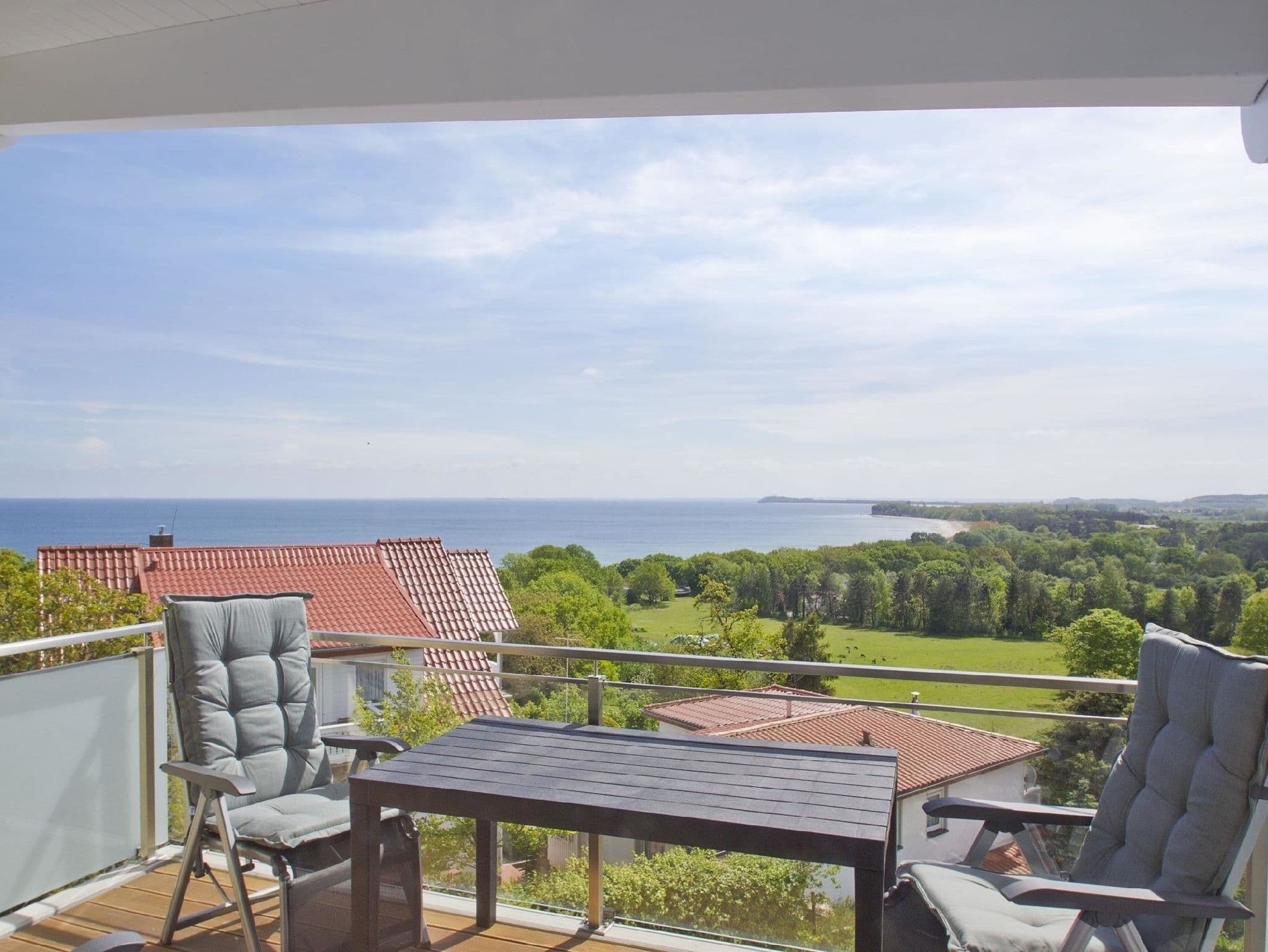 Meeresblick Residenzen FeWo 67 deluxe: Balkon, Meerblick, Sauna- u. Schwimmbadnutzung detail 3