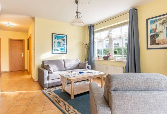 Ferienwohnung 2 "Kranich" Villa Vogelsang in Binz, 3-Raum, Parkplatz, WLAN, Wintergarten, Terrasse - Ferienwohnung 2 "Kranich" Villa Vogelsang in Binz, 3-Raum, Parkplatz, WLAN, Wintergarten, Terrasse detail 2