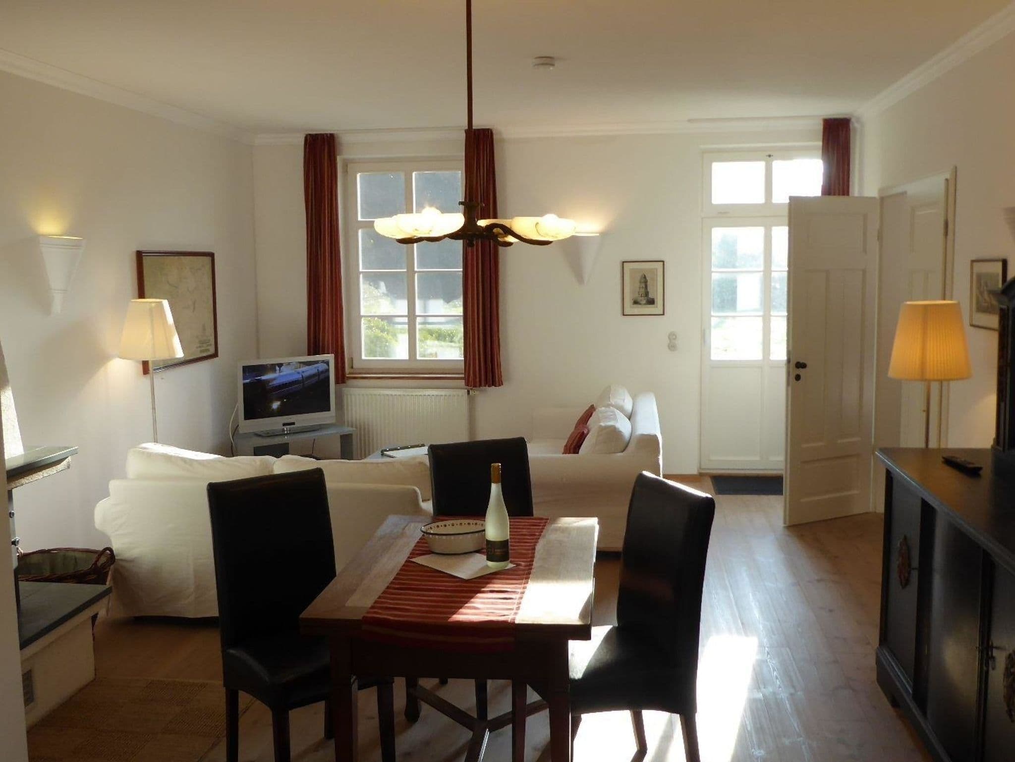 Gut Rattelvitz Parterre B, hochwertig, Sauna, Kamin, eTankstelle, Spielscheune, 15.000qm Parkland detail 4